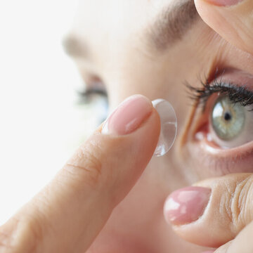 Ako si vybrať správne kontaktné šošovky?
